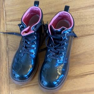 Stride Rite Cameron size 6M
